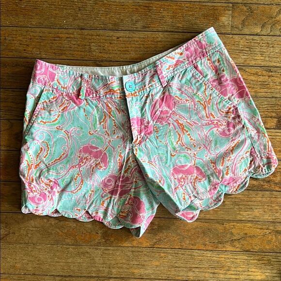 Lilly Pulitzer Buttercup Scalloped Shorts - Spa Blue Jellies Be Jammin’ - 2 - Picture 1 of 10